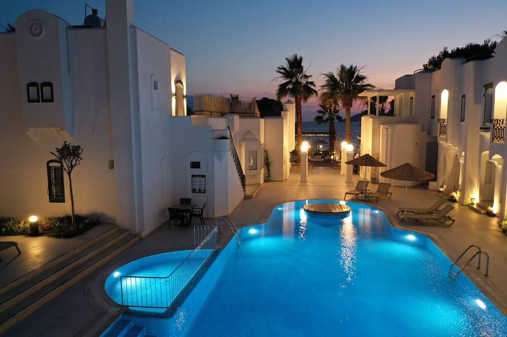 Yalinn Boutique Hotel - יאליקבאק - בריכה