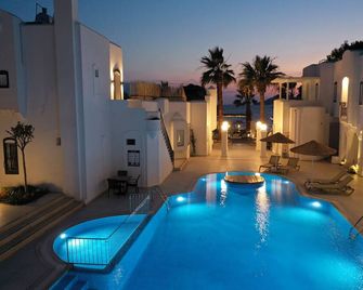 Yalinn Boutique Hotel - יאליקבאק - בריכה