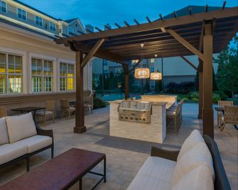 Homewood Suites by Hilton Holyoke-Springfield/North - Holyoke - Patio