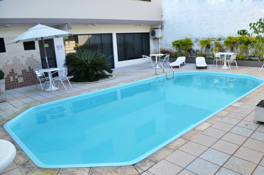 هوتل إستينيوسين - كلينوبينج - حوض السباحة