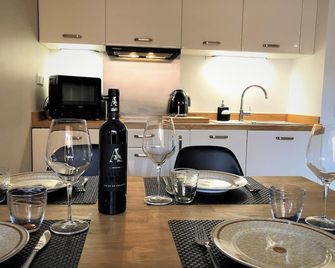 10 Rue de la Rampe - Cannes - Kitchen