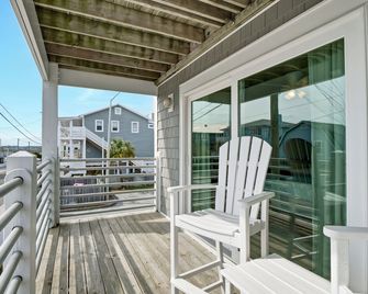 Sandpeddler Inn & Suites - Wrightsville Beach - Balcony