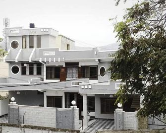 Tulip Guest House - Abbottabad - Building