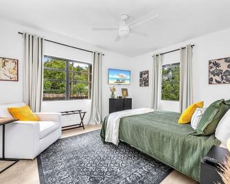 Modern Designer Home in Vibrant Little Haiti Miami - Miami - Bedroom