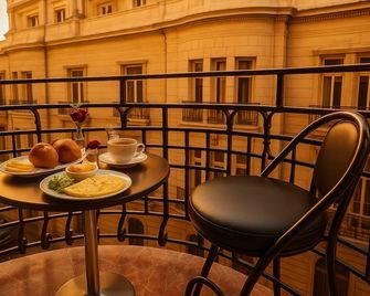 Valencia Hotel - קהיר - מרפסת