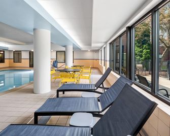 Hampton Inn & Suites East Lansing/Okemos - Okemos - Piscina
