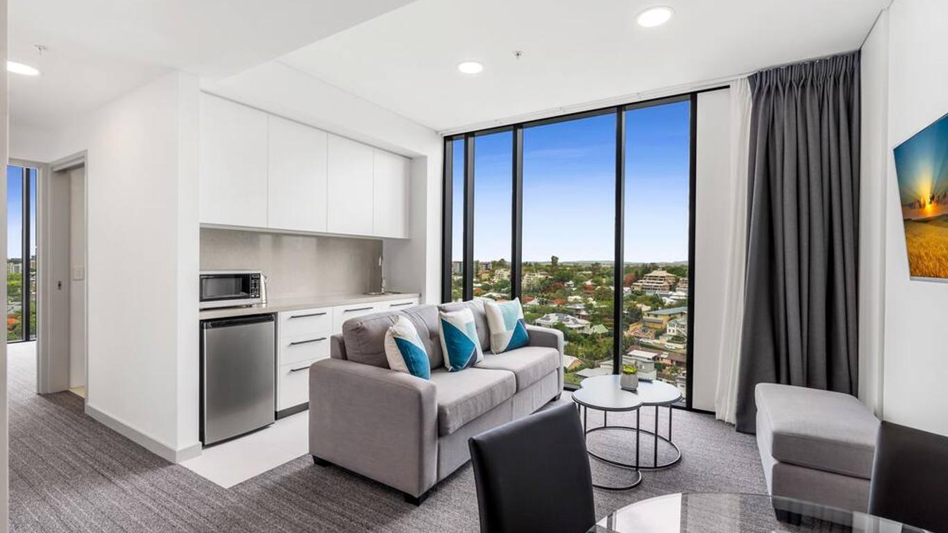 إيسينس سويتس تارينجا