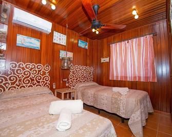 Wonderful And Modern House In The First Line Of The Beach, Wifi, Kayak And Paddle Surf. - El Rompido - Habitación