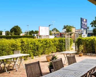 Kyriad Montargis Amilly - Amilly - Patio