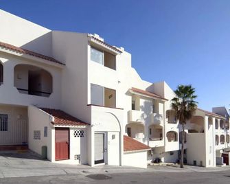 Hotel & Suites Las Palmas - San José del Cabo - Building