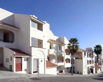 Hotel & Suites Las Palmas - San José del Cabo - Building