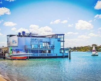 The Penthouse at Clearwater Noosa - Walk to Noosa Beach or Noosa River - Noosa Heads - Building