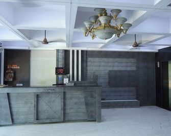 Mansarover Hotel & Banquets - Bareilly - Recepción