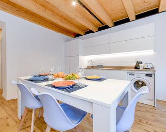 Inblu Apartments Assenza - Brenzone - Sala pranzo