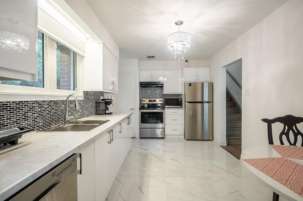 Globalstay Cozy 4 Bedroom House - Aurora - Kitchen