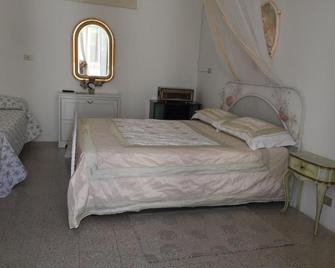 Casa Guerry - San Michele Salentino - Camera da letto