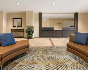 Candlewood Suites Safety Harbor - Clearwater Ne By IHG - Safety Harbor - Living room