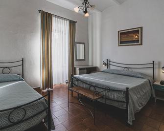 Hotel Alfiero - Porto Santo Stefano - Bedroom
