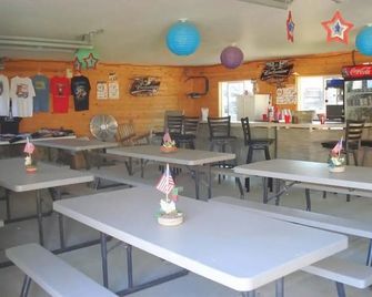 Rush No More RV Resort and Cabins Campground - Deadwood - Restaurant
