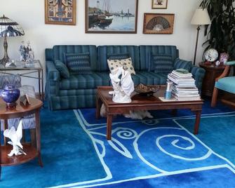 Entire 2BR, centrally-located, w/parking! - San Francisco - Soggiorno