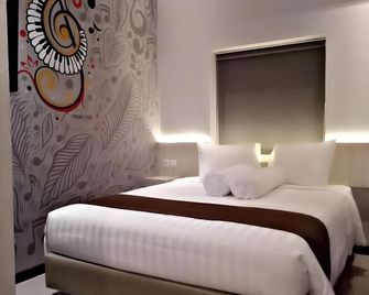 Front One Boutique Brani Solo - Surakarta City - Habitación