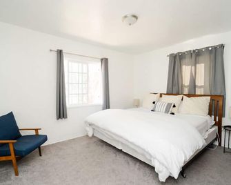 Copenhagen Cottage - Solvang - Bedroom