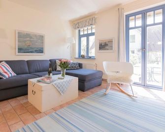 Ferienhaussiedlung Strandperlen Kuestenh - Wustrow (Darss) - Wohnzimmer