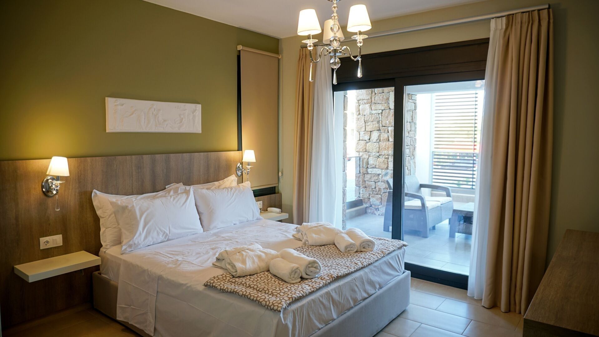 أجنيس ديلاكس هوتل - بيفكوشوري - غرفة نوم