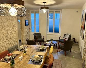 Cosy village house with home cinema - Grandcamp-Maisy - Restaurante