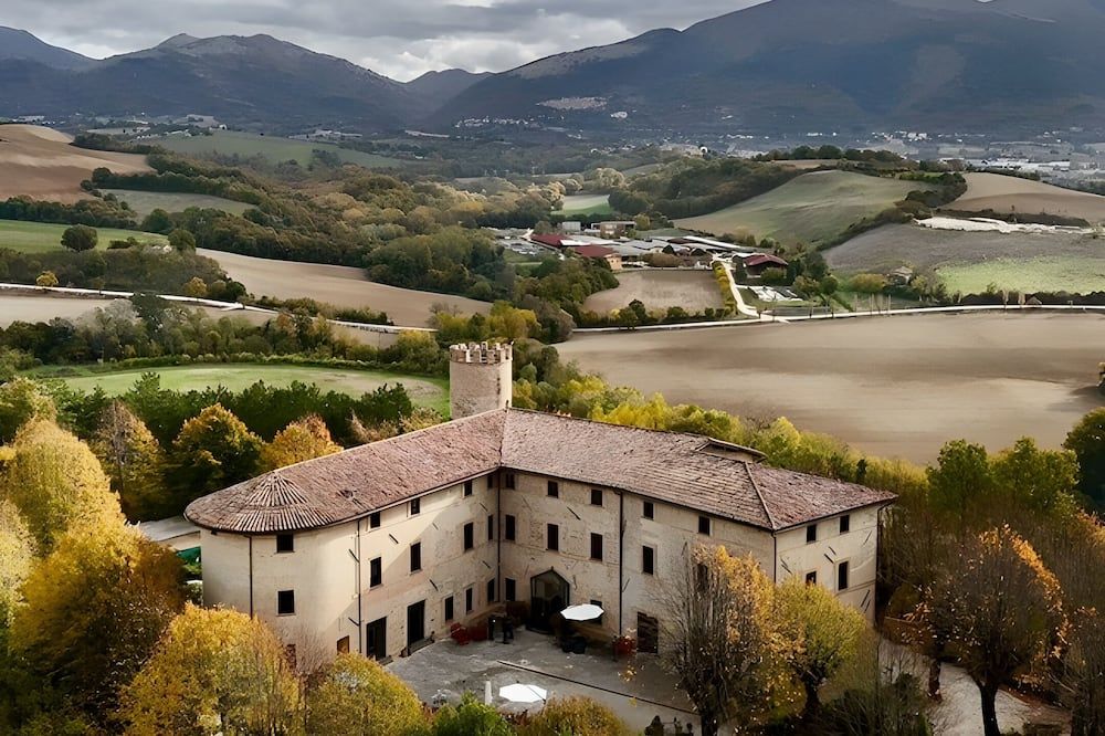 Castello di Baccaresca - Gubbio - Buiten zicht