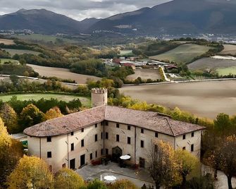Castello di Baccaresca - Gubbio - Exterior