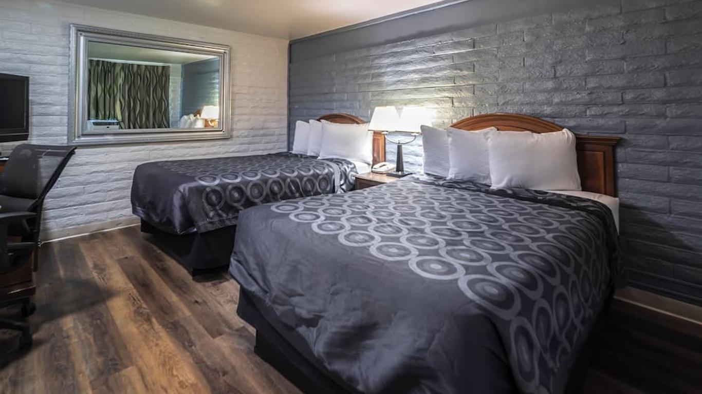 Hitching Post Studios Inn
