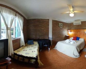 Sol y Luna - Carpintería - Habitación