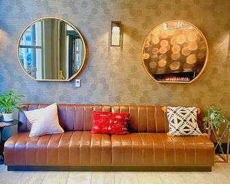 Harlow Hotel - Portland - Living room