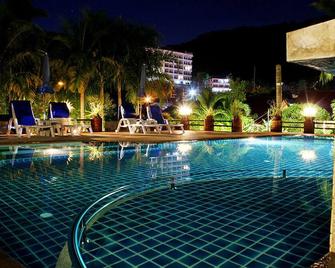 Baan Vanida Garden Resort - קארון - בריכה