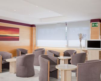 Holiday Inn Express Madrid - Alcobendas by IHG - Alcobendas - Salónek