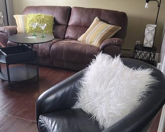 Secret Cottage Yellowstone 1 bd 2 beds dtwn #1 - Cody - Sala de estar