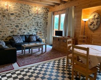 Ferme Noemie (Bourg d'Oisans) - Le Bourg-dʼOisans - Living room