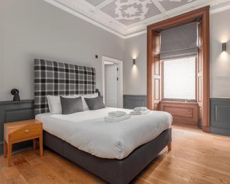 Destiny Scotland - Distillers House - Edinburgh - Bedroom