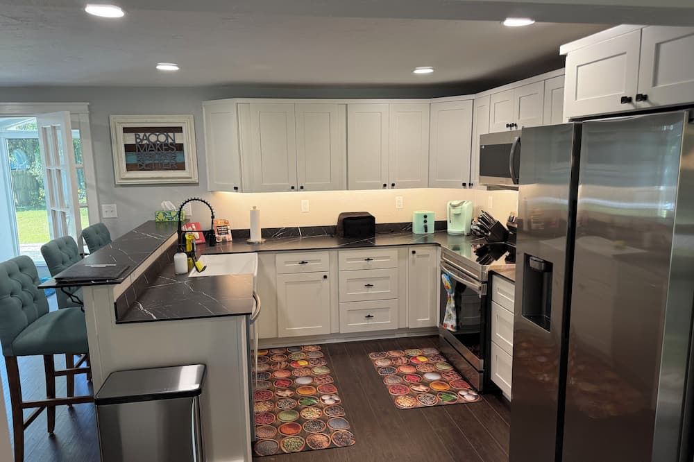 3 bedrooms, 3 full baths, game room, backs up to the woods - peaceful & cozy!