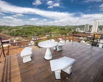 Breathtaking Views Mansion w/King Beds - פנמה סיטי - מרפסת