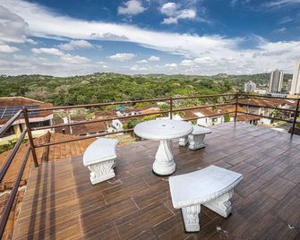 Breathtaking Views Mansion w/King Beds - פנמה סיטי - מרפסת