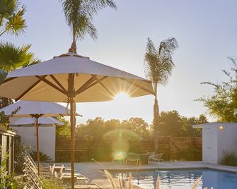 The Capri Hotel - Ojai - Piscina