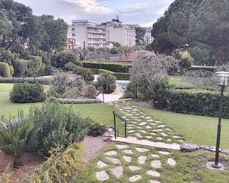 Château de la Pinede - Antibes - Venkovní prostory