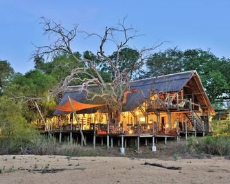 Rhino Post Safari Lodge - Skukuza