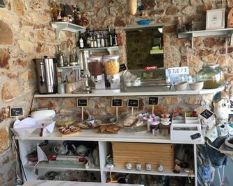 Niovi Studios - Serifos