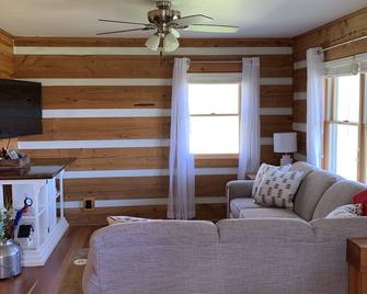 The Cabin. - New Castle - Sala de estar
