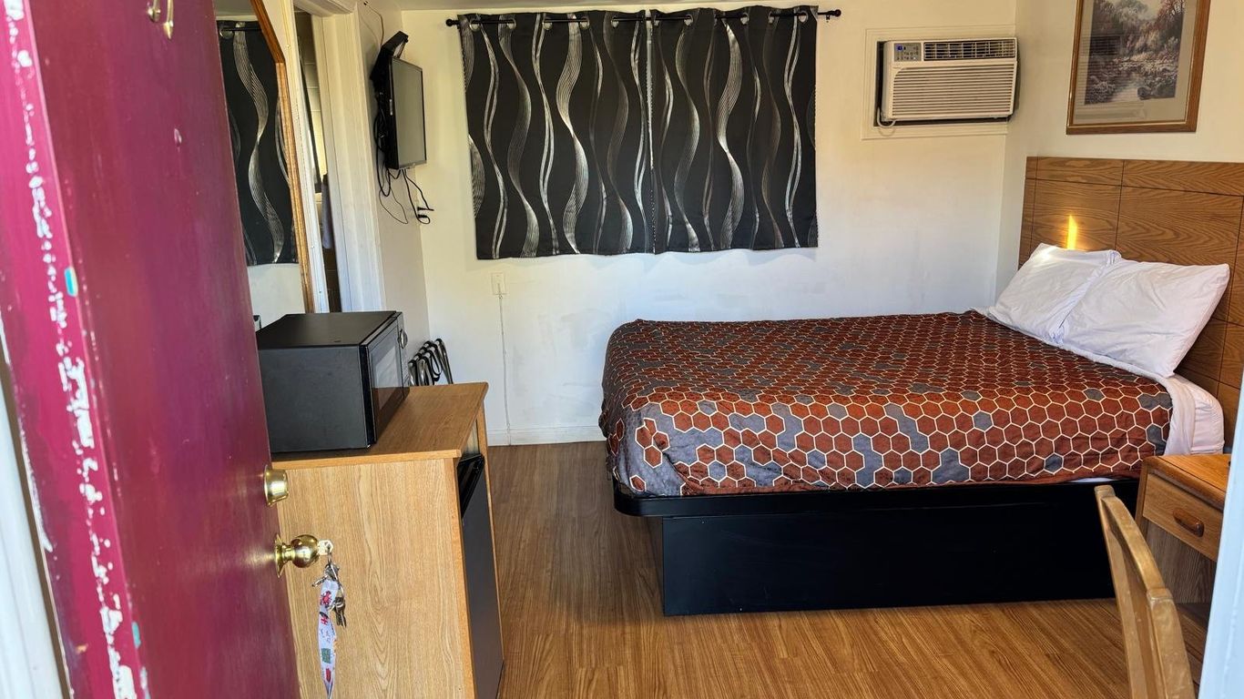 Economy Inn Cadillac MI by Hotel O