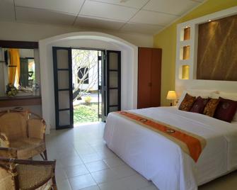 Aquarius Resort - Marawila - Bedroom