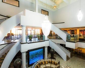 Regalia Hotel & Conference Center - Lake Ozark - Lobby
